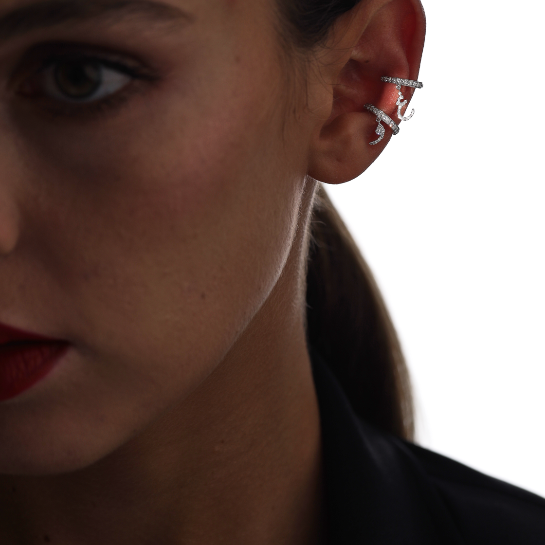 حلق الحرف العربي المتدلَّي